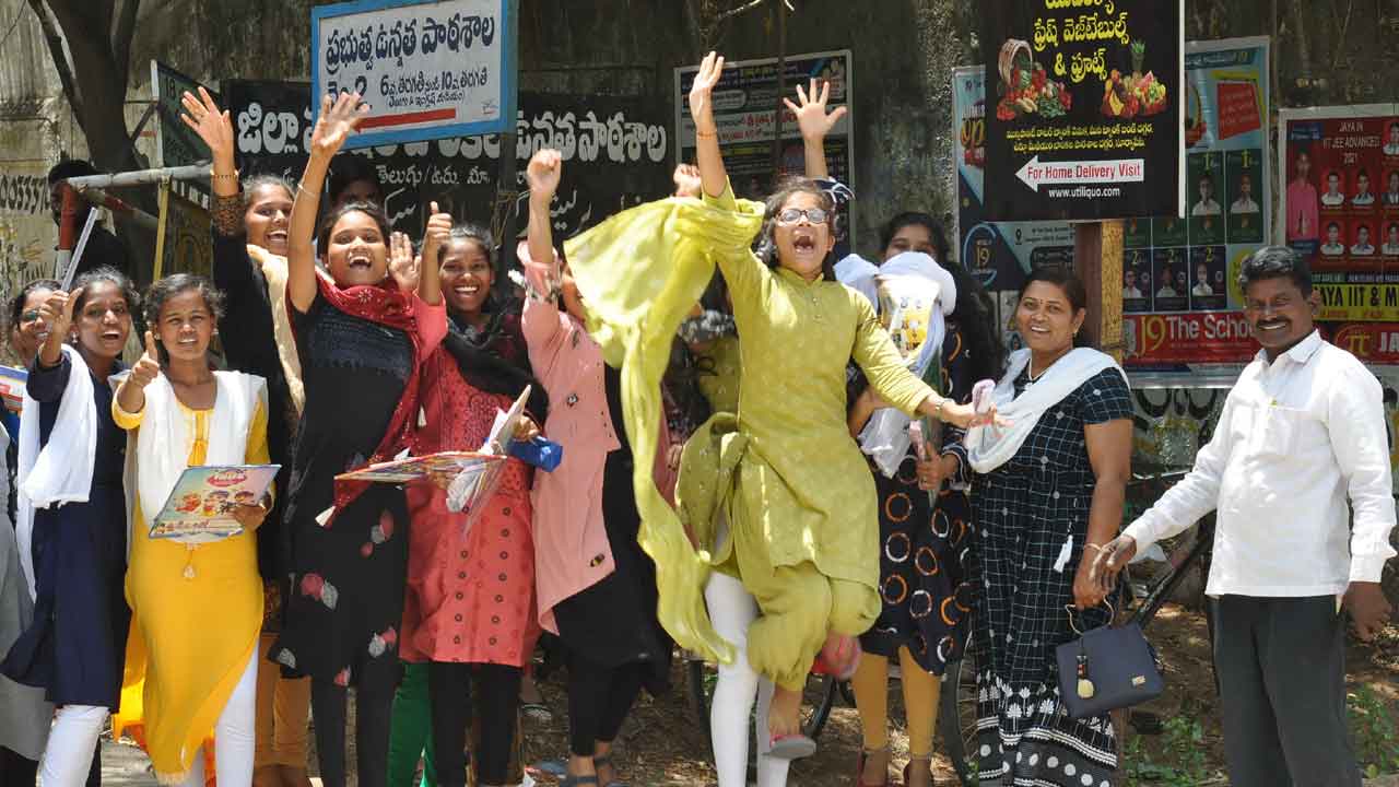 సంతోషం పదింతలు