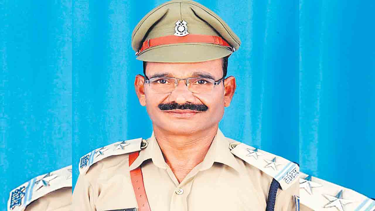 సీఆర్పీఎఫ్‌ ఎస్సై ఆత్మహత్య