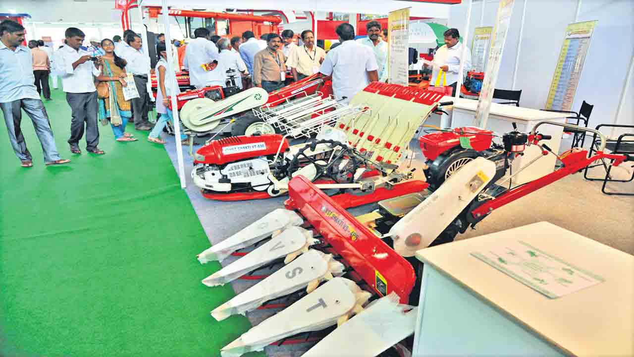 తక్కువ కిరాయికే వ్యవసాయ పరికరాలు