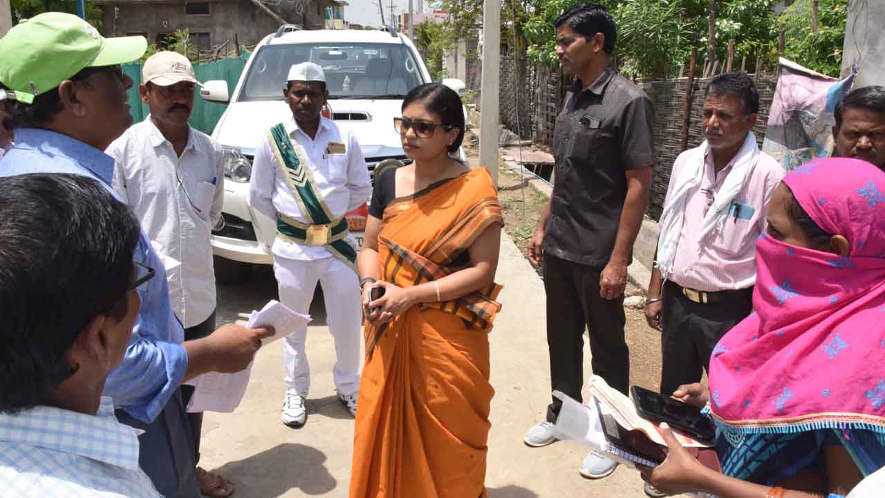 క్రమబద్ధీకరణ సర్వే త్వరగా పూర్తి చేయాలి