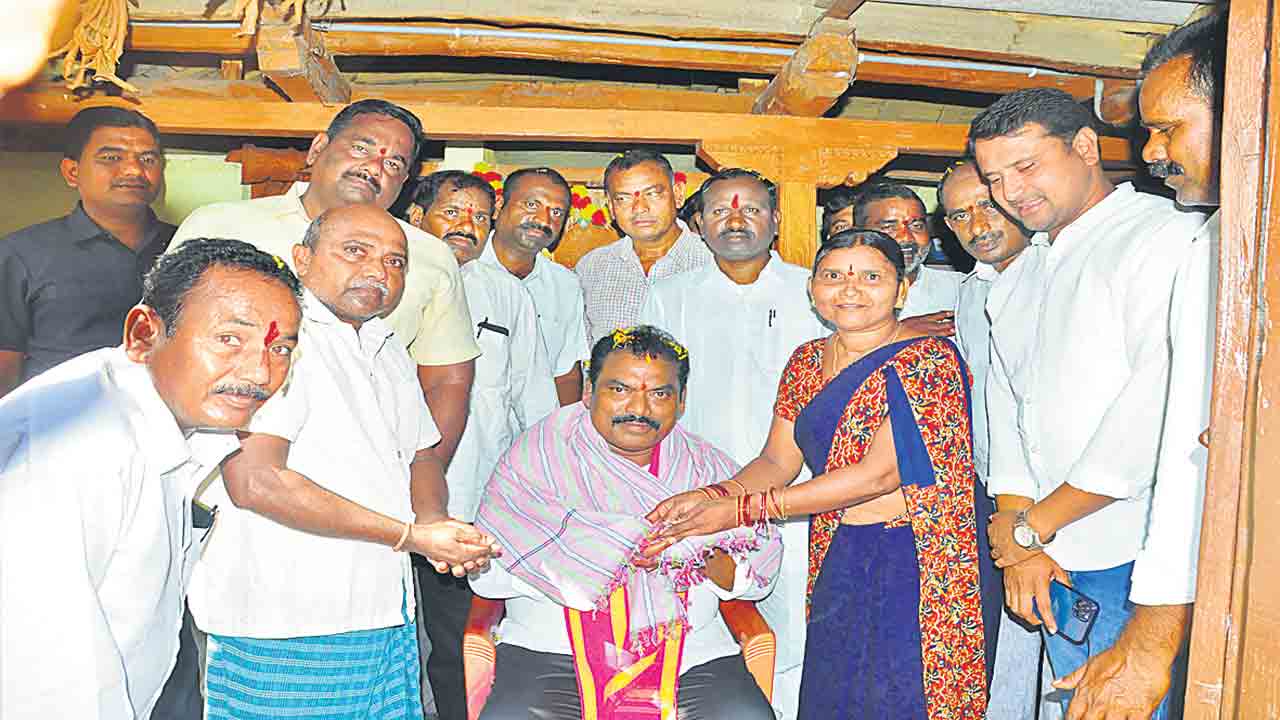 కాంగ్రెస్‌, బీజేపీ నేతలకు కల్యాణలక్ష్మి