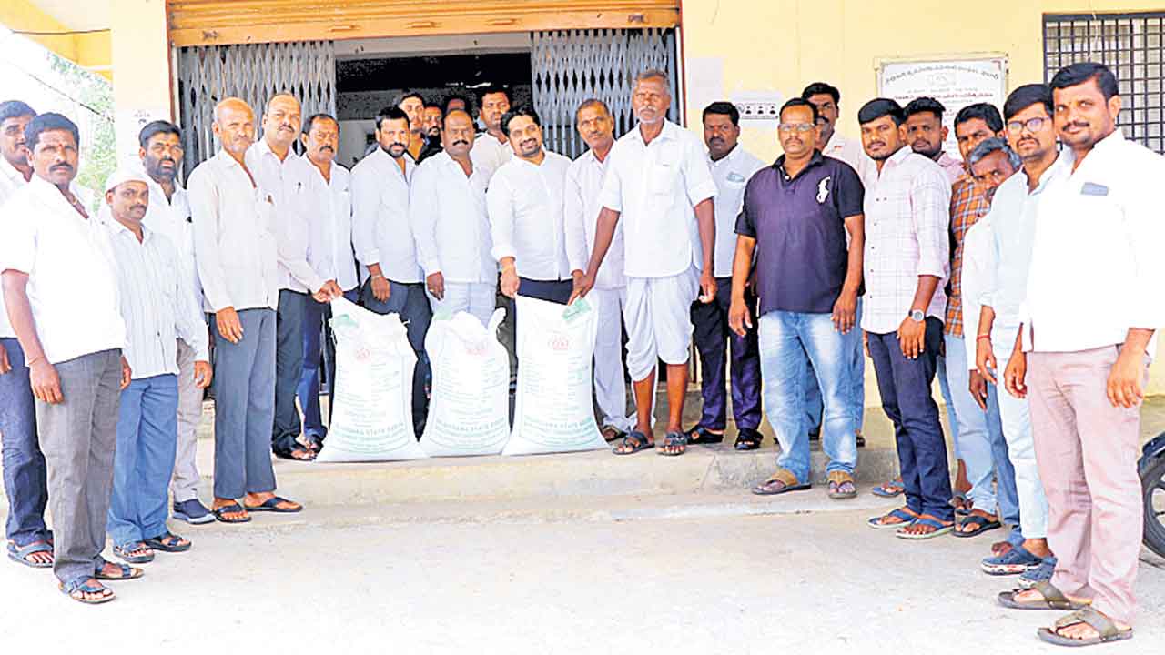 రైతు సంక్షేమానికి ప్రభుత్వం పెద్దపీట