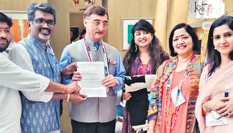 చేనేతపై జీఎస్టీని తొలగించాలి