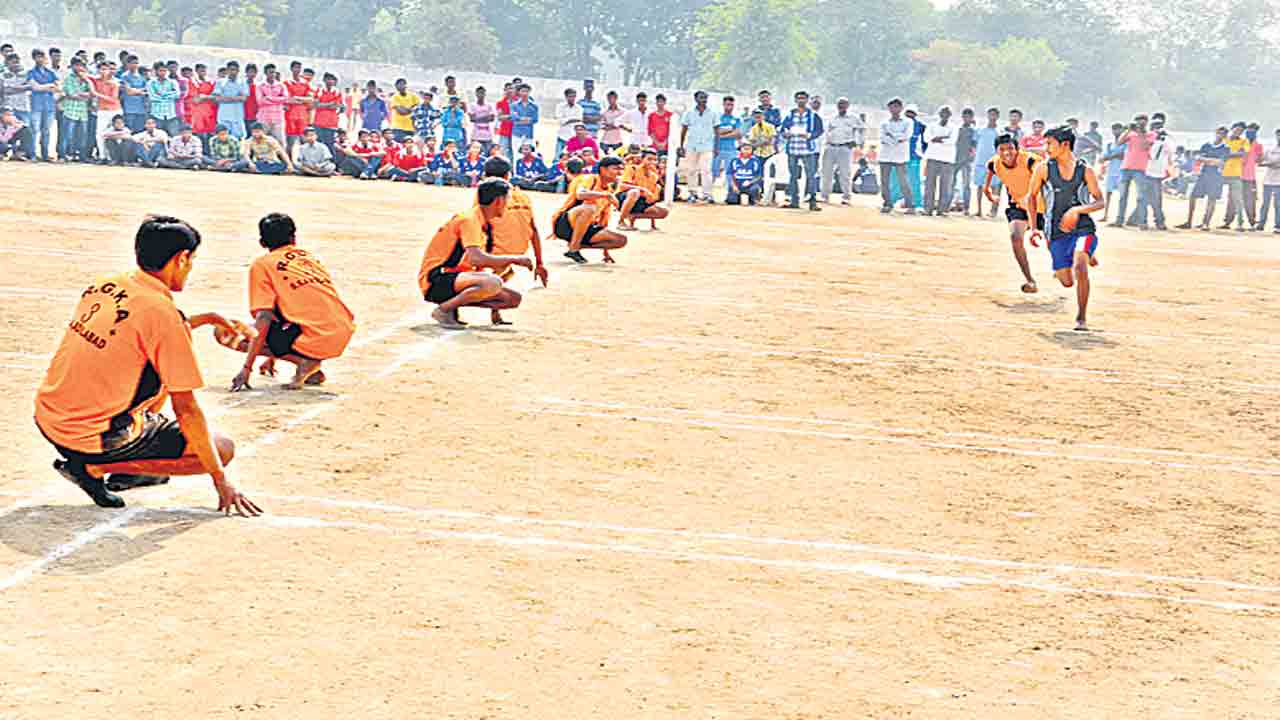 ఊరూరా ఆట స్థలాలు!