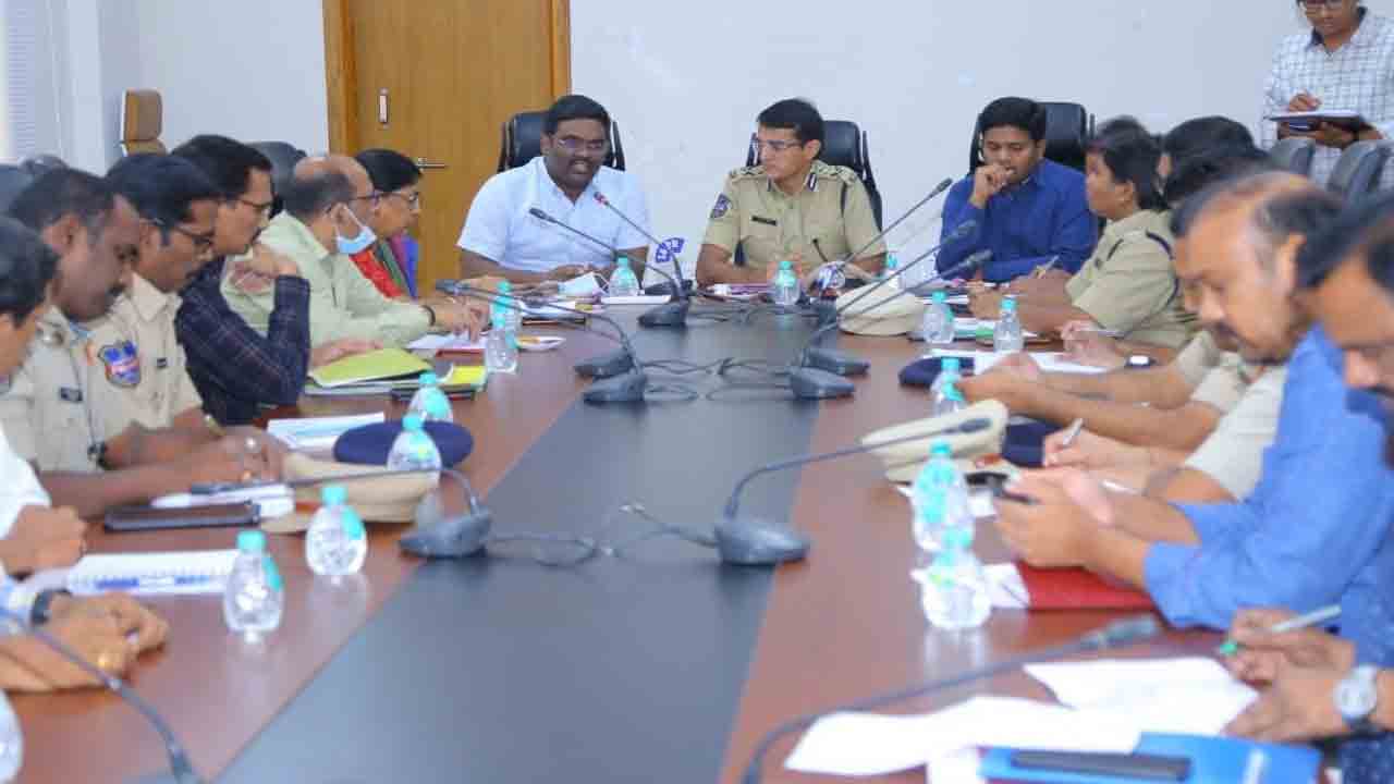 ప్రభుత్వ భూముల పరిరక్షణకు కృషి