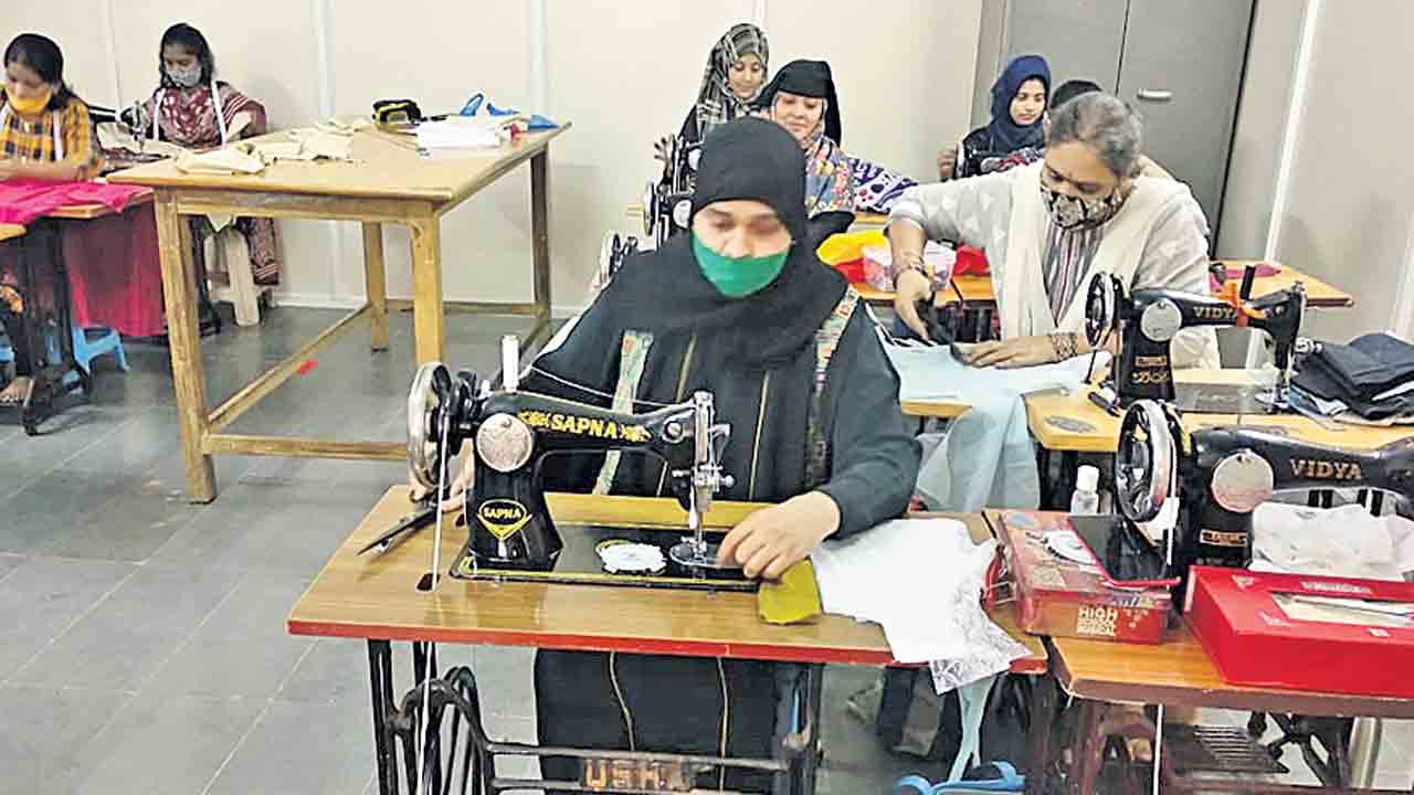 యువతకు అండగా సెట్విన్‌ కేంద్రాలు