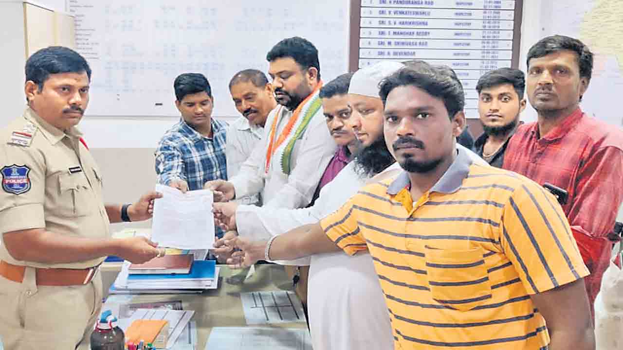 మత విద్వేషాలు రెచ్చగొడుతున్న బండి సంజయ్‌