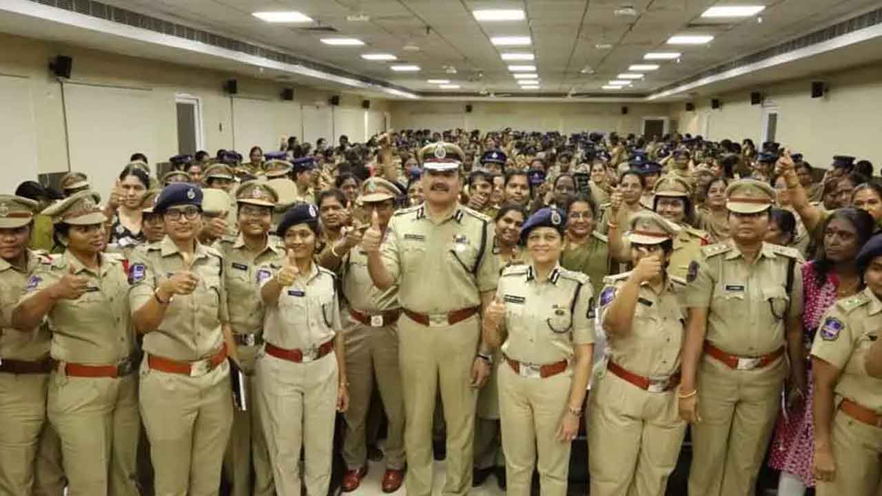 పోలీస్‌ ఉద్యోగాలకు మహిళలు సై