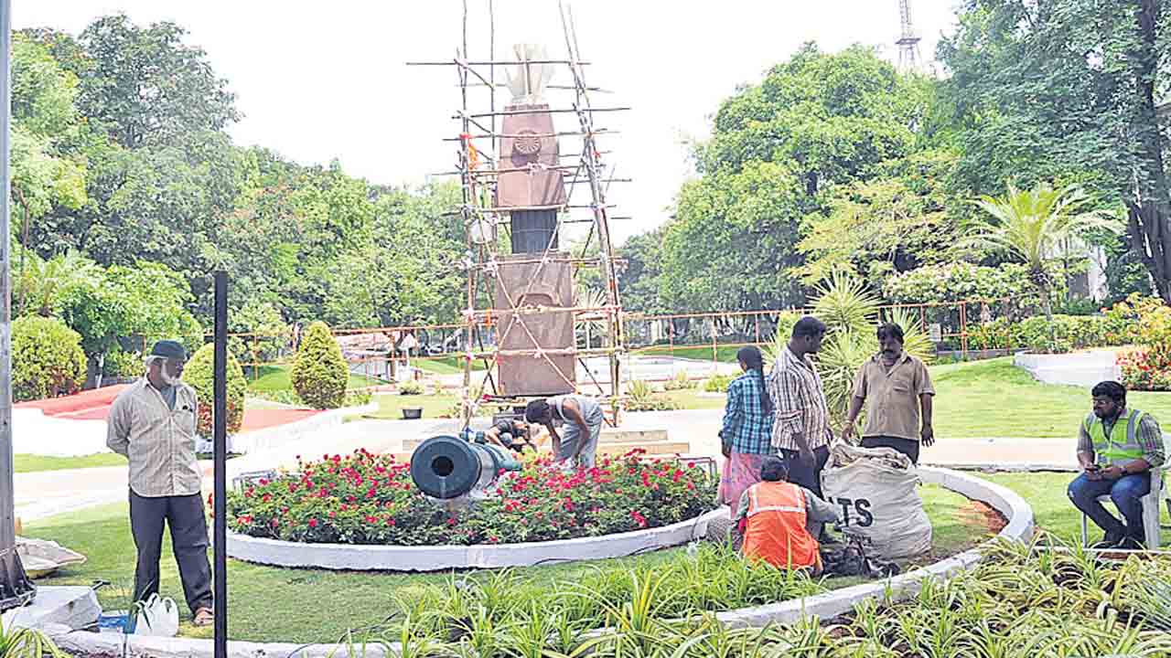 ఆవిర్భావ వేడుకకు.. ఏర్పాట్లు పూర్తి