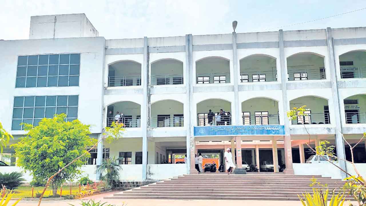 మెదక్‌లో జిల్లా కోర్టు