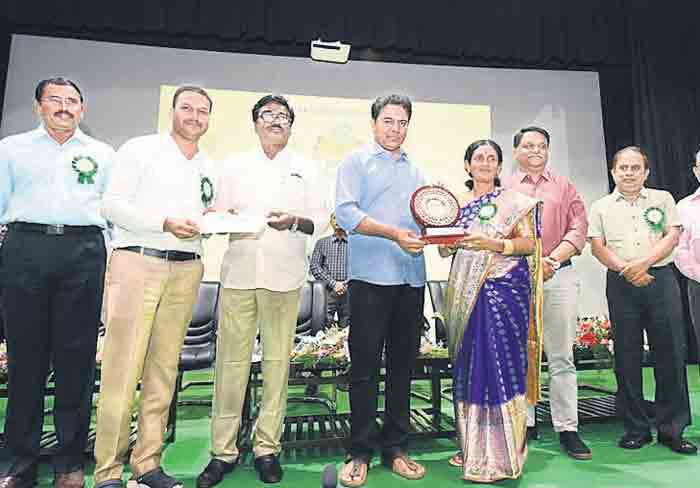 ప్రగతి మల్లె.. సిరిసిల్ల