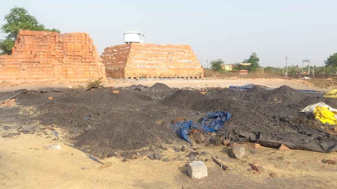 ఇష్టారాజ్యంగా ఇటుక బట్టీలు