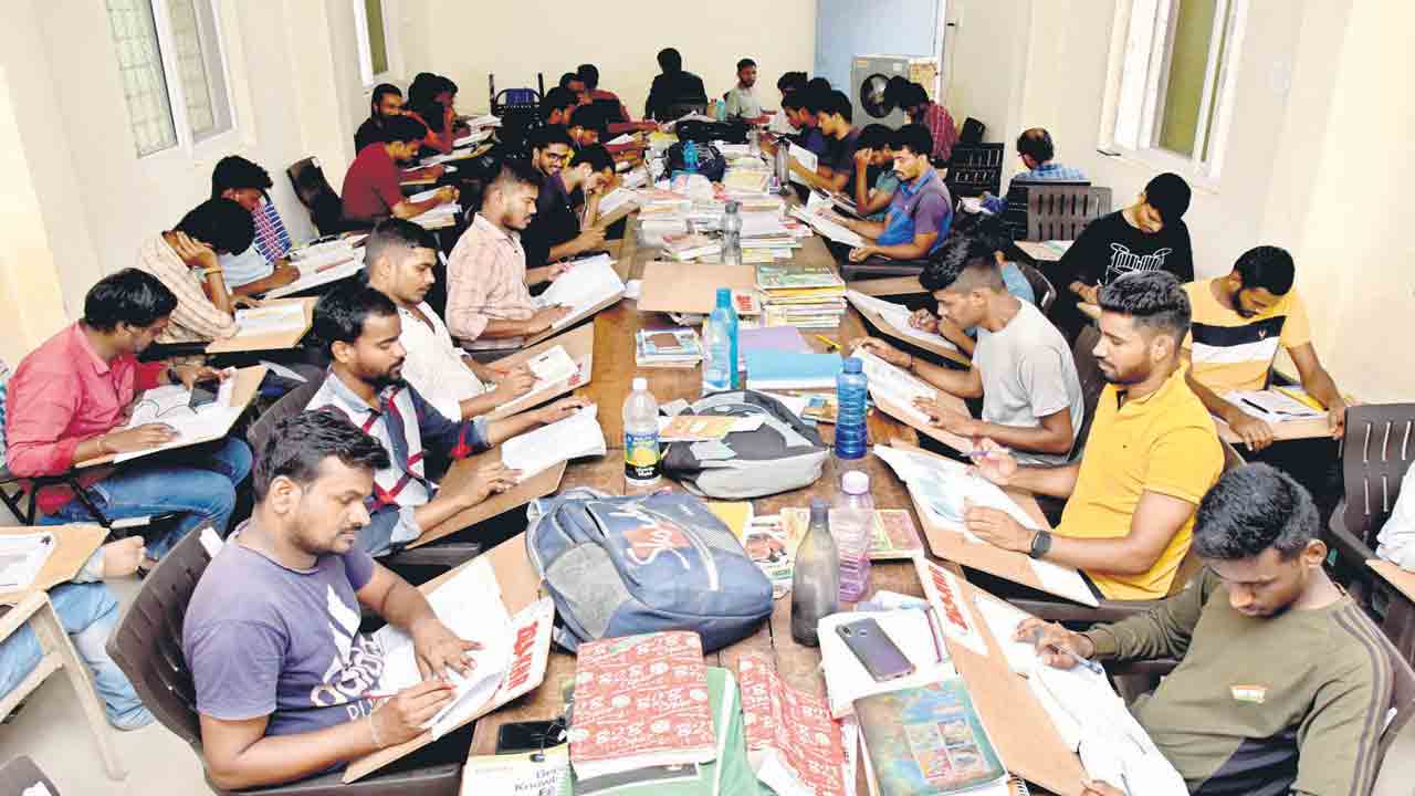 గ్రూప్‌-1, పోలీసు ఉద్యోగాలకు దరఖాస్తు చేద్దామిలా..