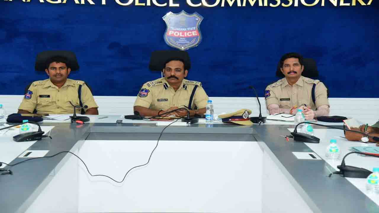 సైబర్‌ నేరాలను నియంత్రించాలి