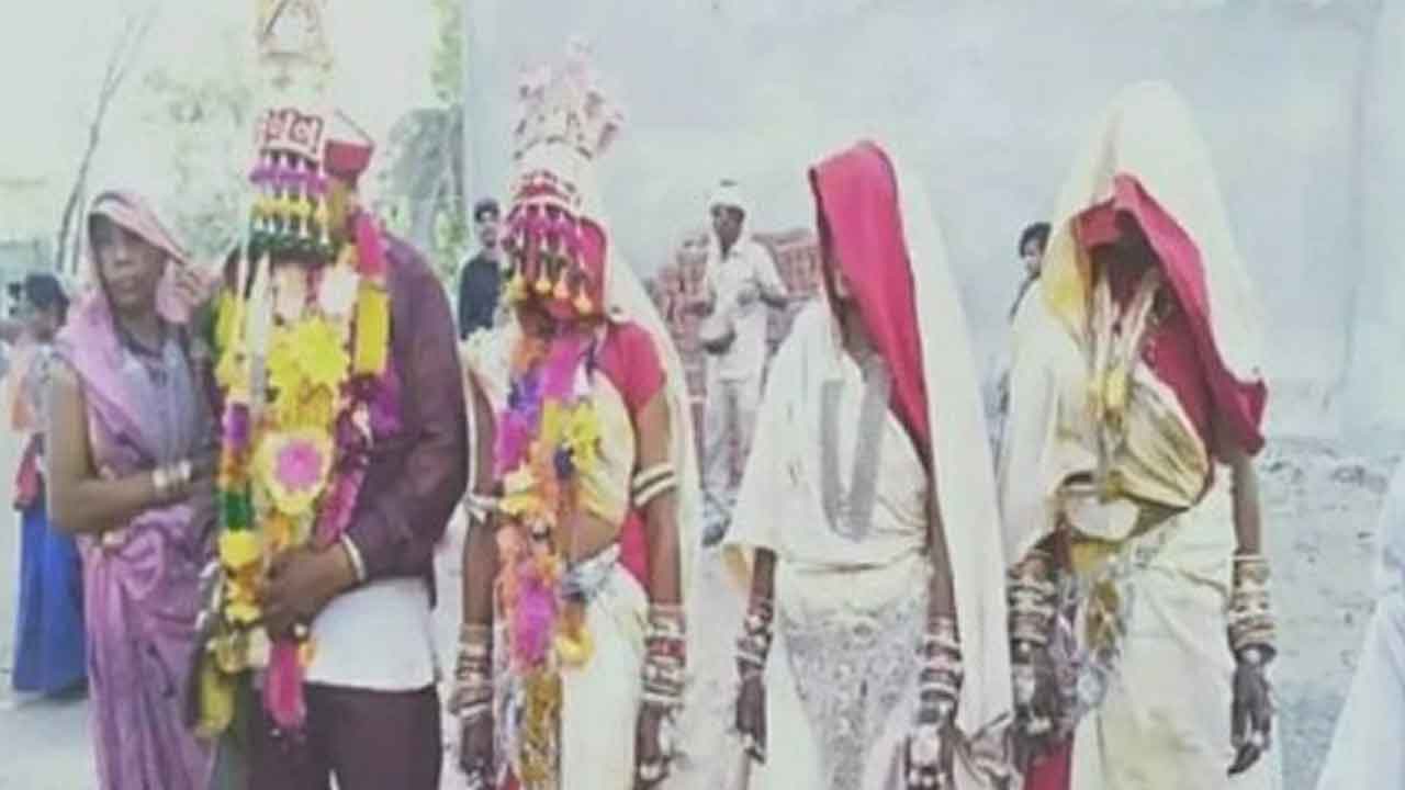 ఒకేసారి ముగ్గురితో పెండ్లి!