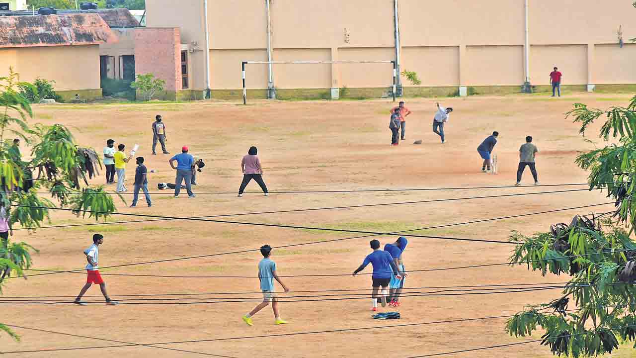 ప్రతి ఆవాసంలో క్రీడా ప్రాంగణం