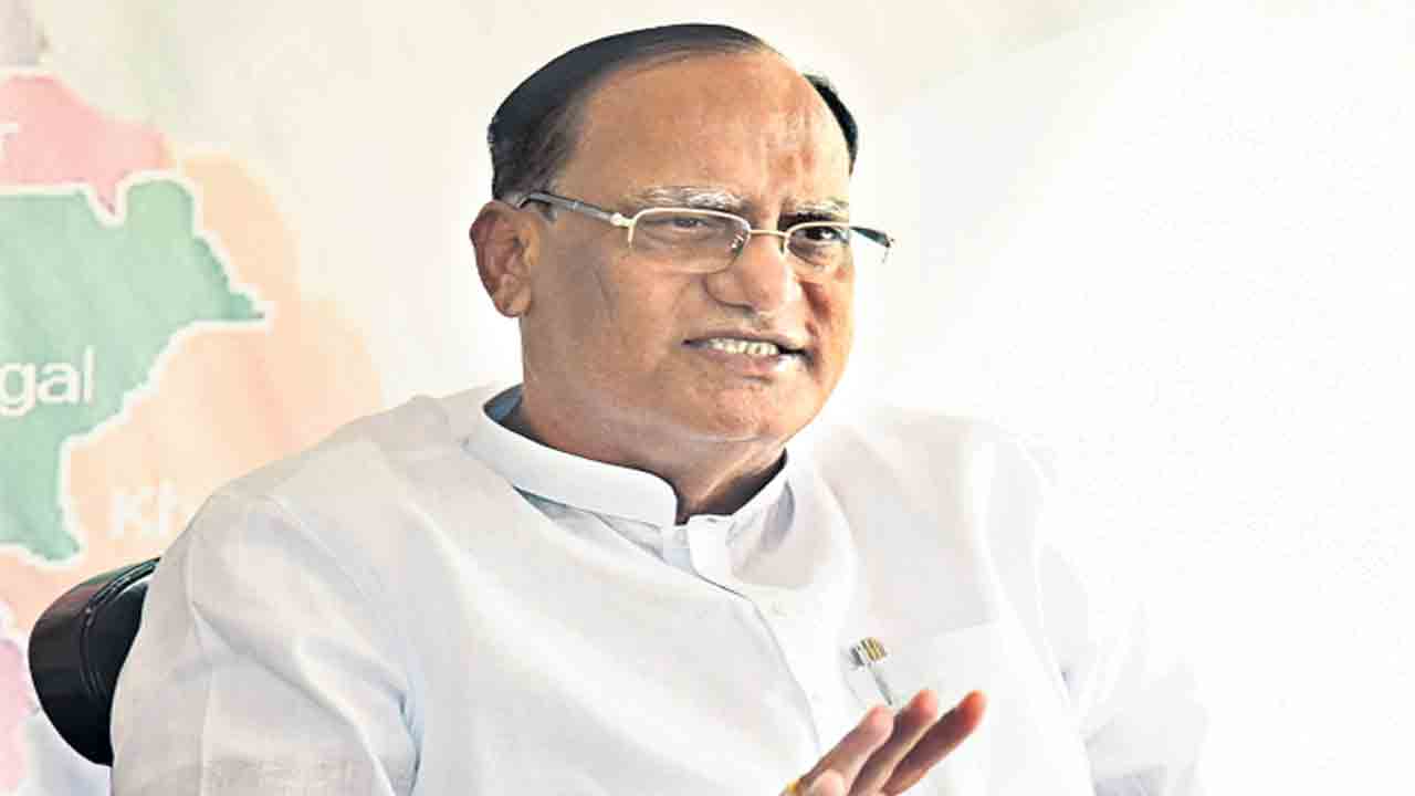 తెలంగాణను ఇబ్బంది పెట్టేందుకు కేంద్రం కుట్ర