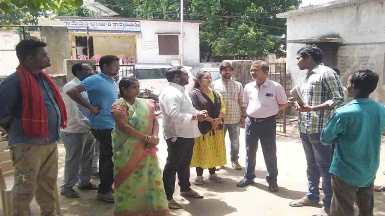 పాఠశాలల్లో అభివృద్ధి పనులు పూర్తి చేయాలి