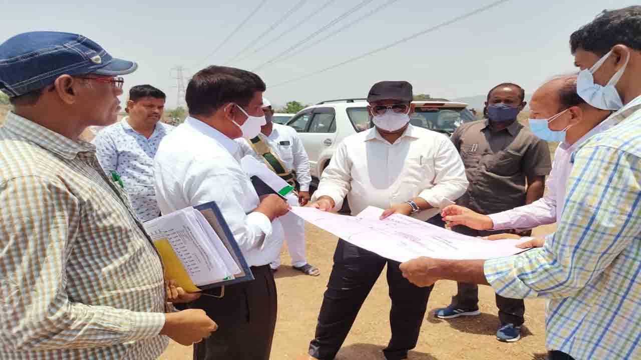 కాలువ నిర్మాణ పనులు వేగవంతం చేయాలి