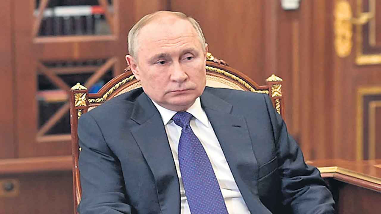 ఉక్రెయిన్‌పై అధికారిక యుద్ధం