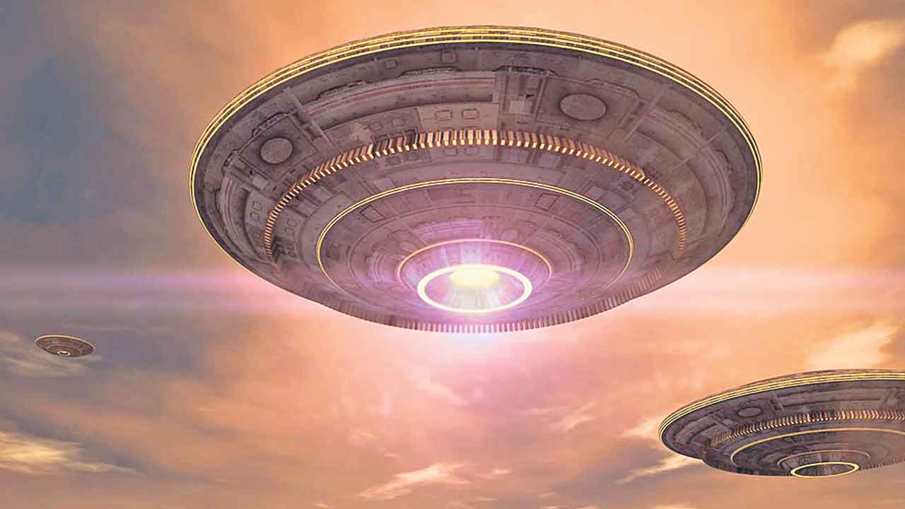 ఎగిరే పళ్లాలపై అమెరికా కాంగ్రెస్‌ విచారణ