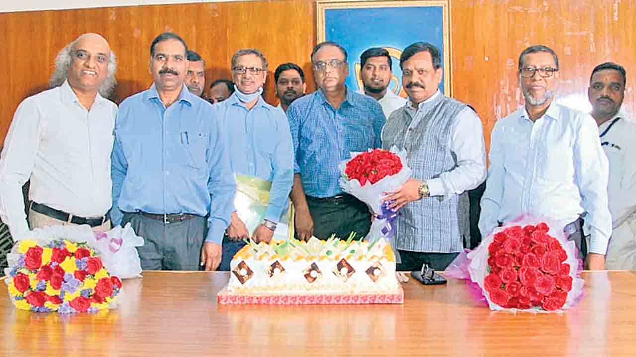 ఉన్నత శిఖరాలకు.. వర్సిటీ ప్రతిష్ట