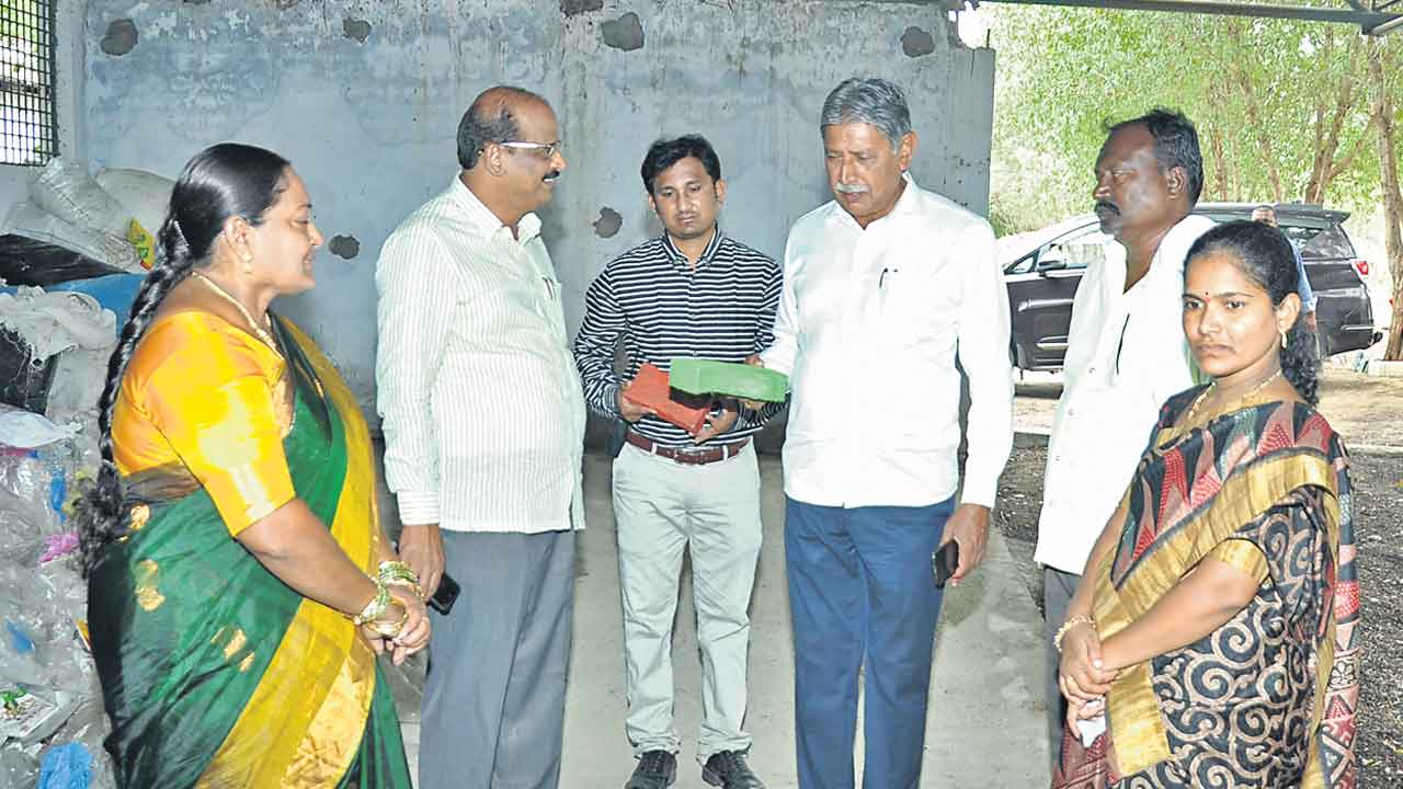 ప్లాస్టిక్‌తో ఇటుకలు అద్భుతం