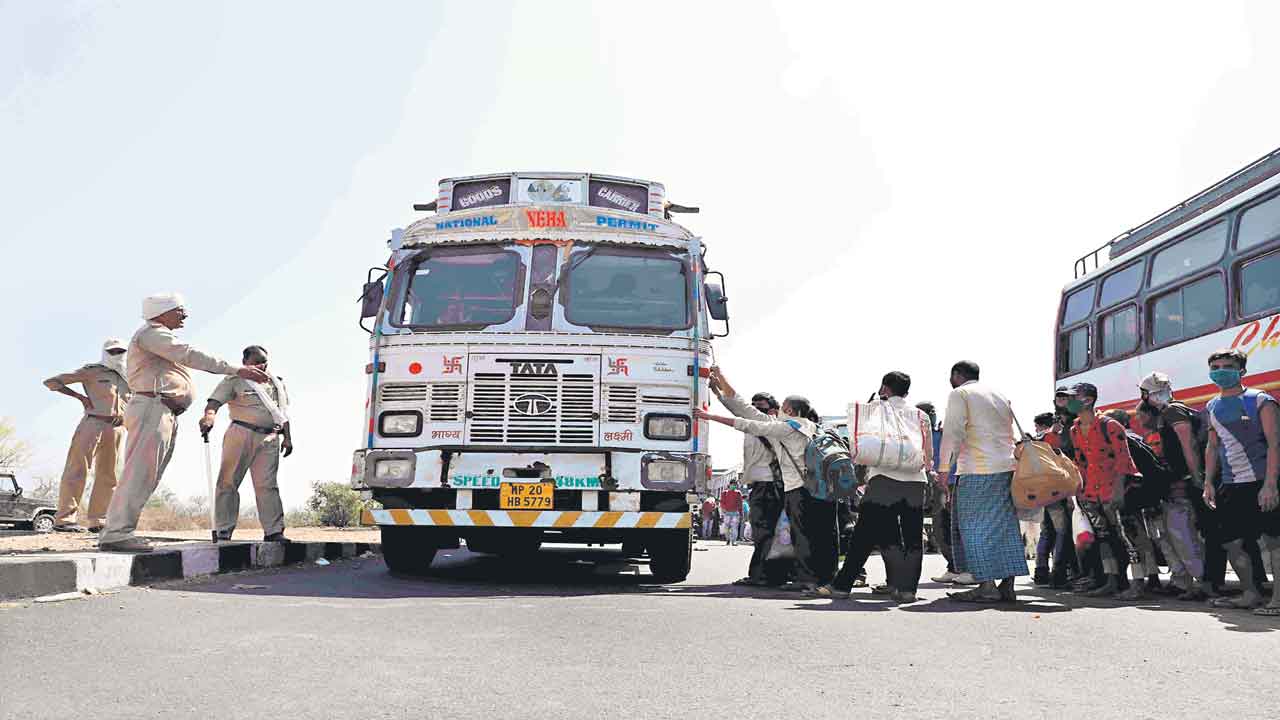 డబుల్‌ ఇంజిన్‌ పాలన..ఉపాధి మూలన!