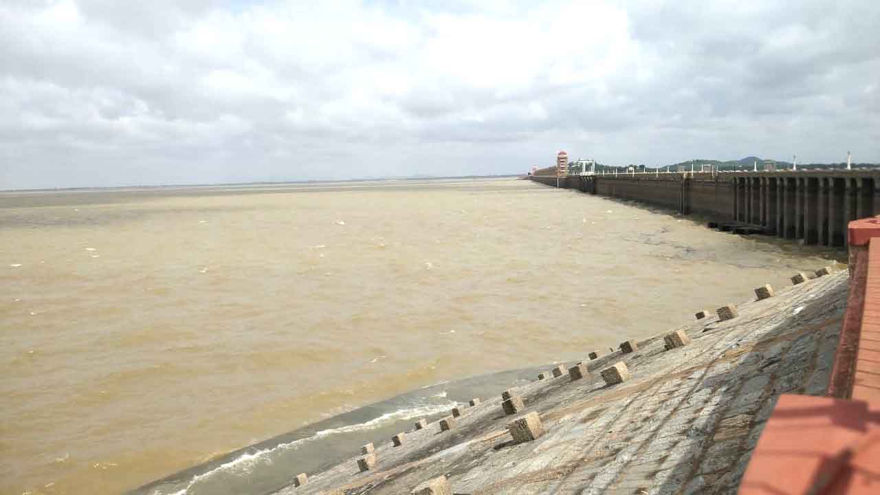 తుంగభద్ర జలాశయానికి వరద