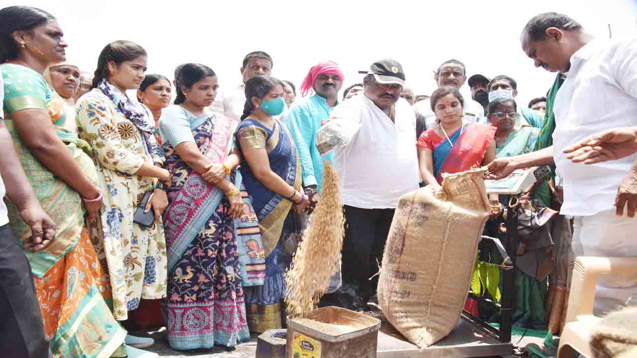 రైతుల మేలుకోసమే ధాన్యం కొనుగోలు