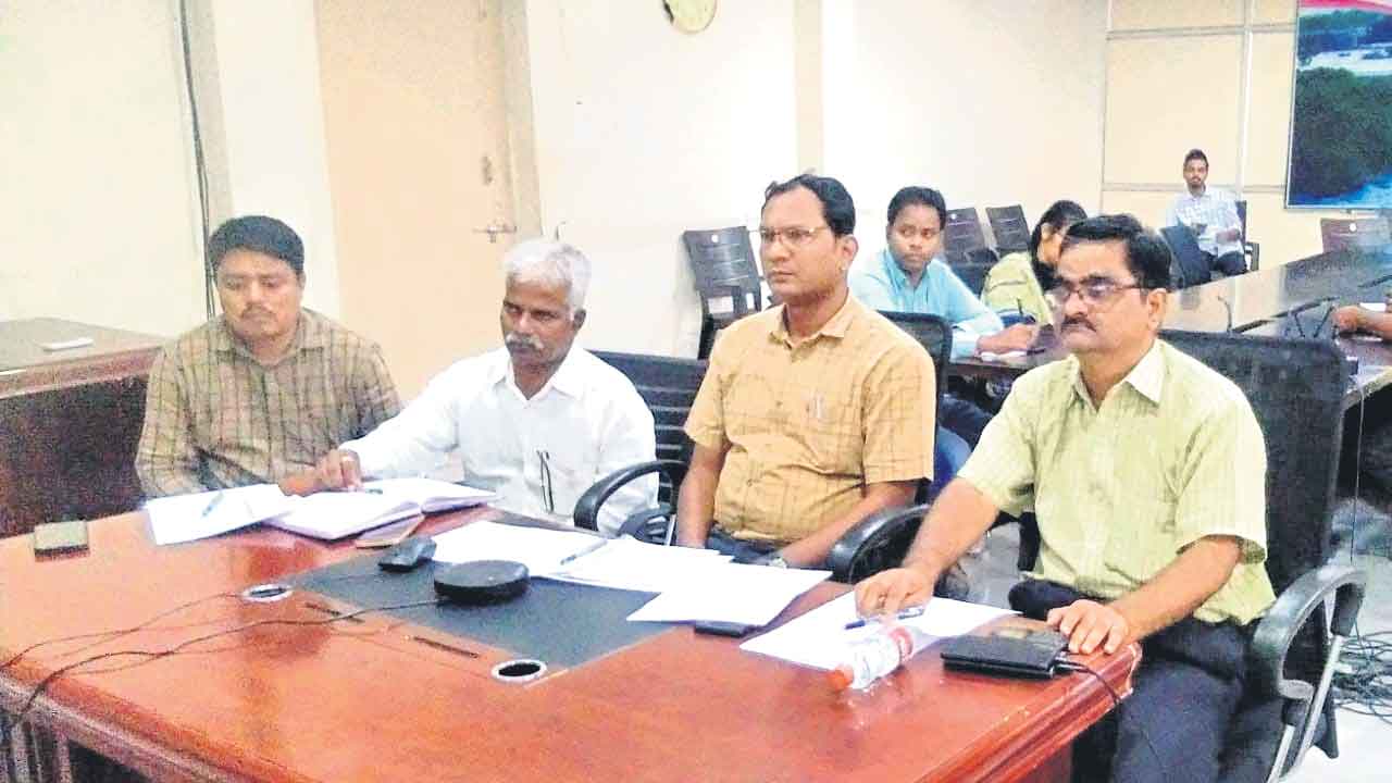 బడిబాటను విజయవంతం చేయాలి