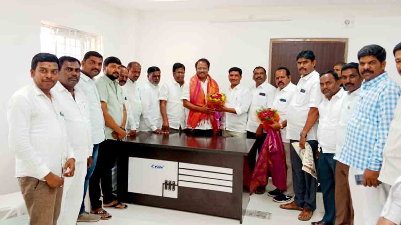 అంకితభావంతో పనిచేయాలి