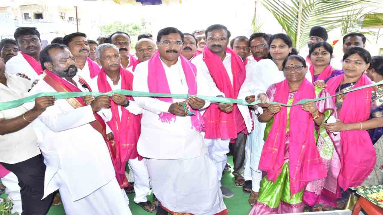 దళితులు ఉన్నతంగా జీవించాలి