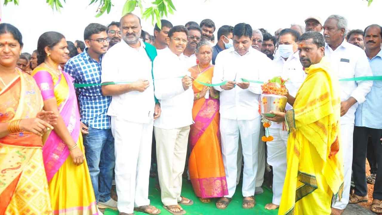 మారెమ్మ తల్లి ఆలయంలో ఎంపీ నామా పూజలు