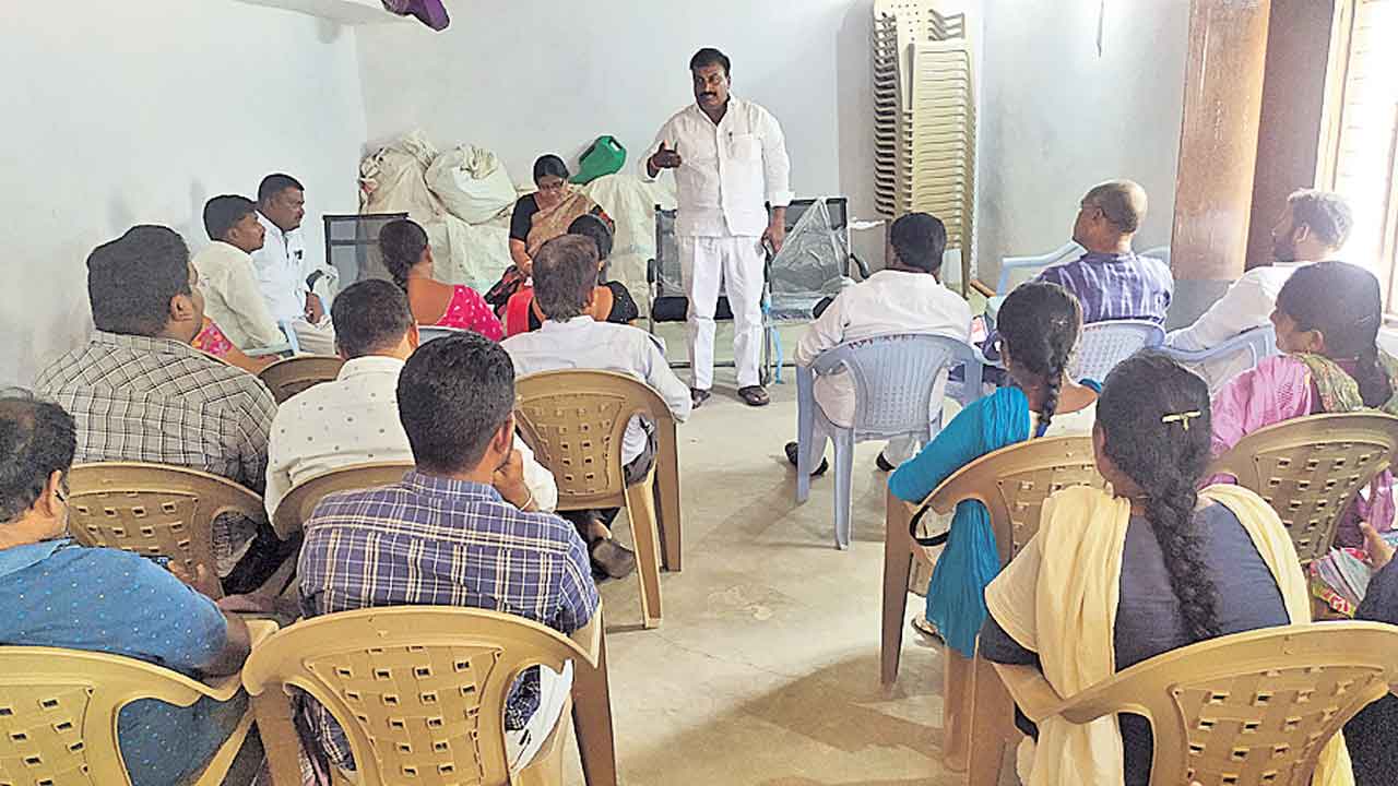 పల్లెప్రగతిని విజయవంతం చేయాలి