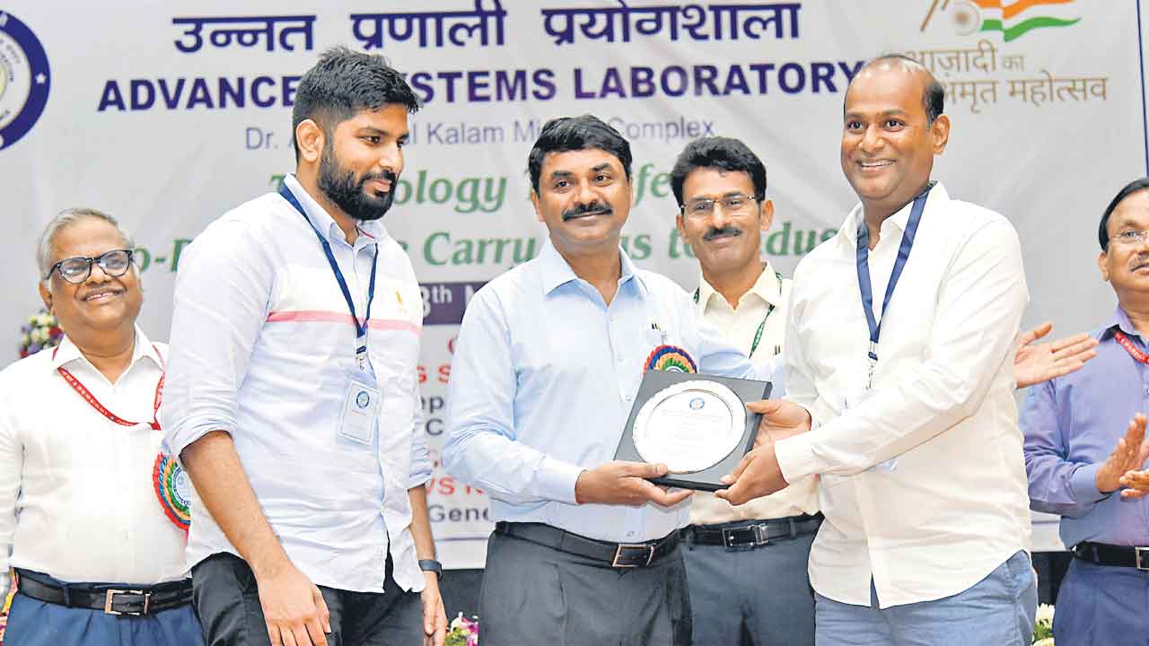 సామాజిక కోణంలో పరిశోధనలు