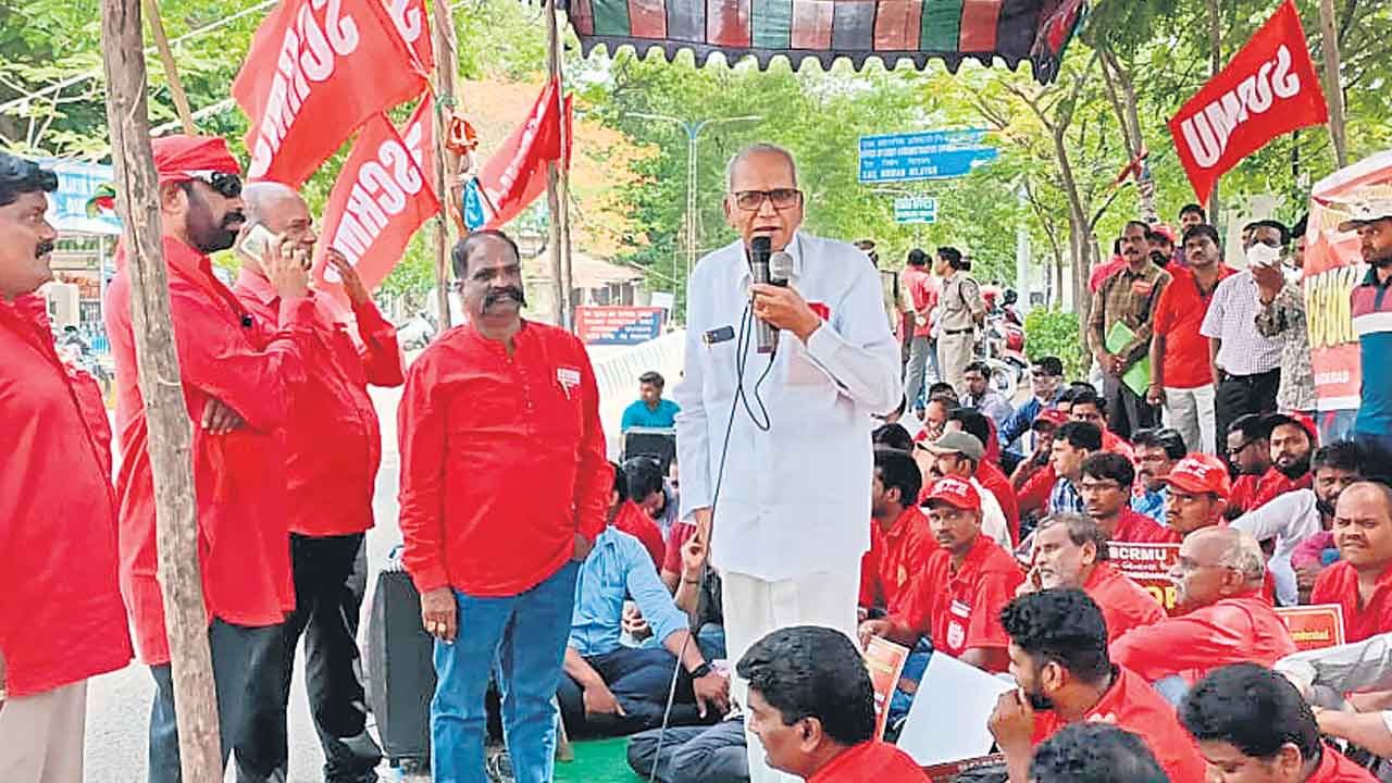 రైల్వేల్లో 3 లక్షల పోస్టులు భర్తీ చేయాలి