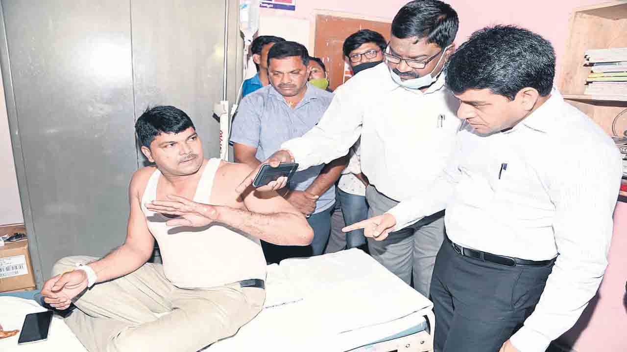 తుంగూర్‌లో పెట్రోల్‌ దాడి