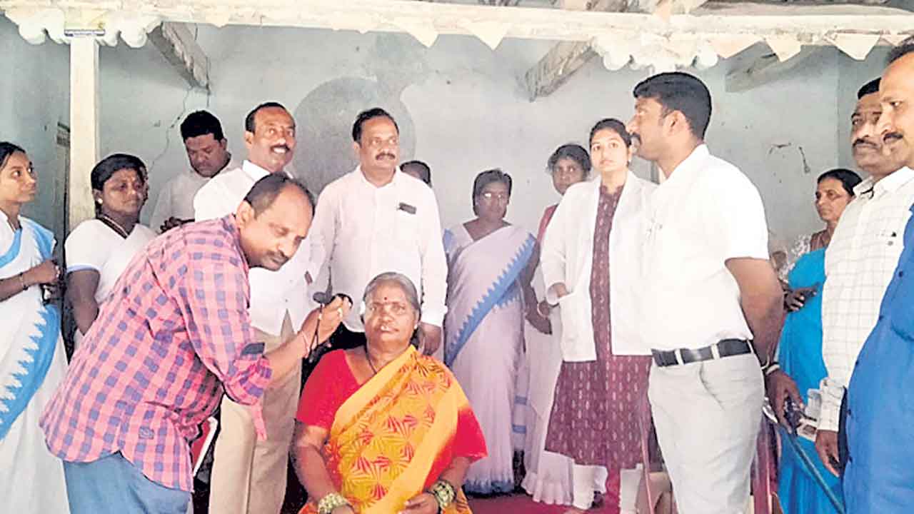 కంటి వైద్య శిబిరాలను వినియోగించుకోవాలి