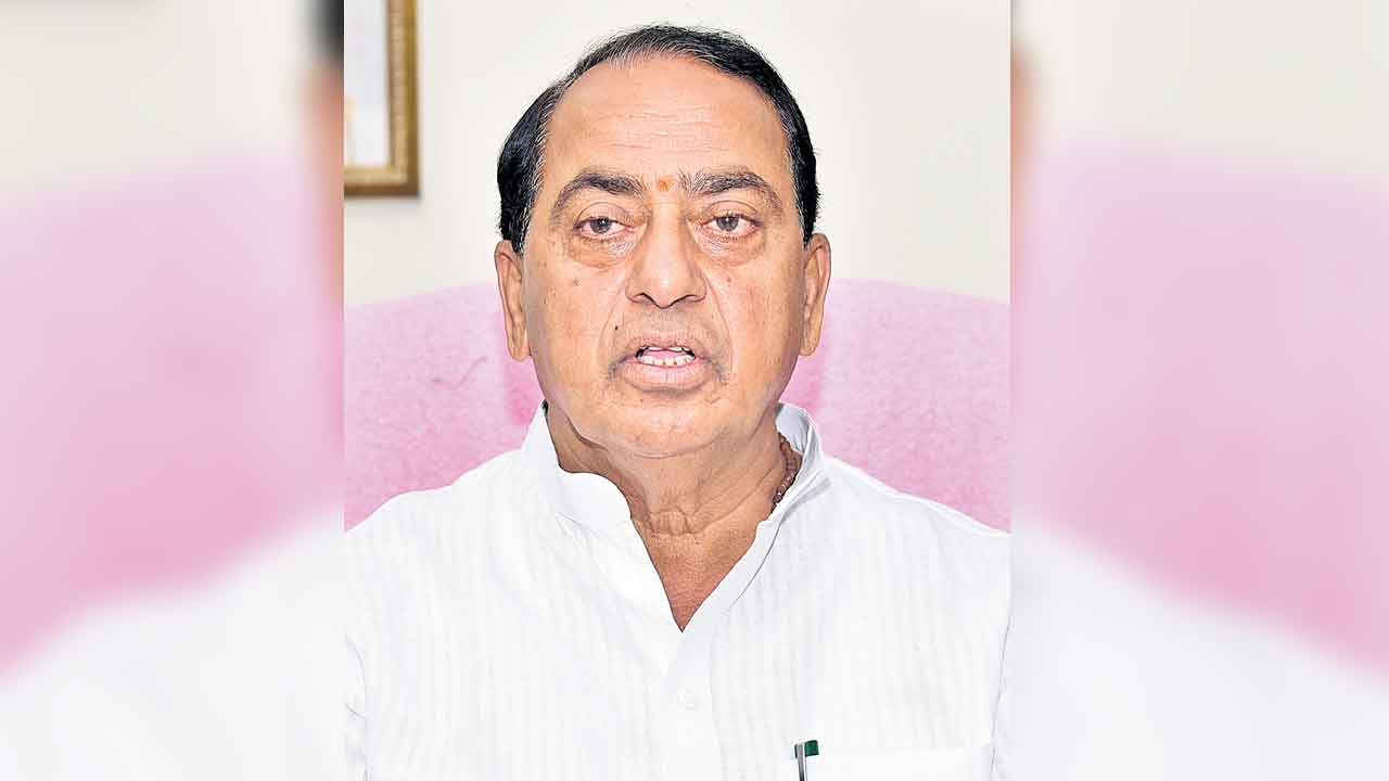 నిర్మల్‌లో పీహెచ్‌ వర్కర్ల నియామక ప్రక్రియ నిలిపివేత