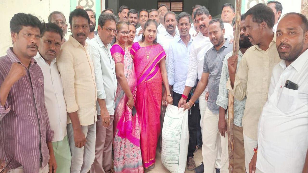 రైతు సంక్షేమానికి సీఎం కేసీఆర్‌ కృషి