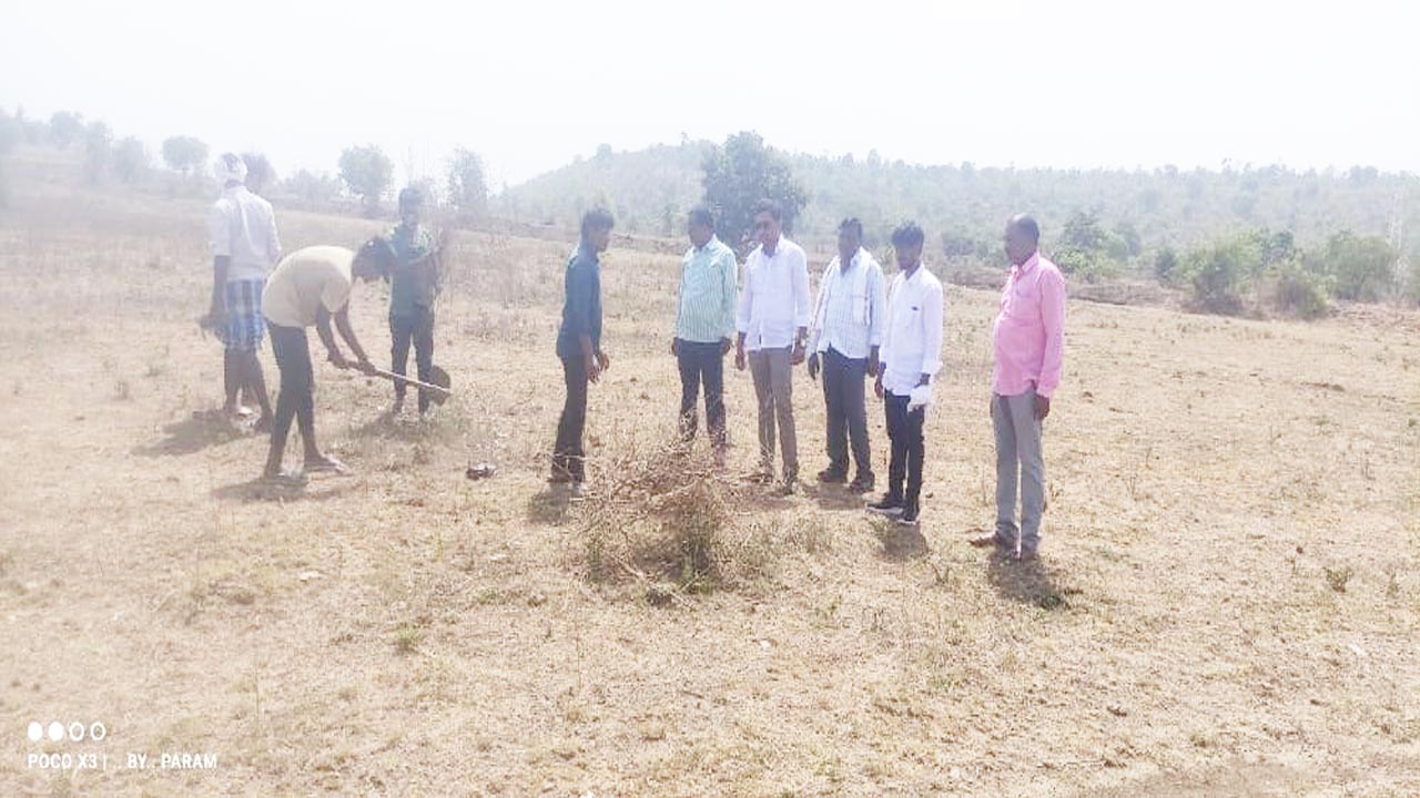 యువత కోసమే క్రీడామైదానాలు