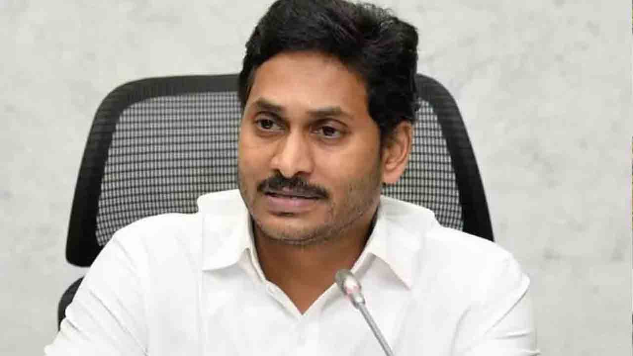 మృతుల కుటుంబాలకు రూ. 10 లక్షల పరిహారం : ఏపీ సీఎం