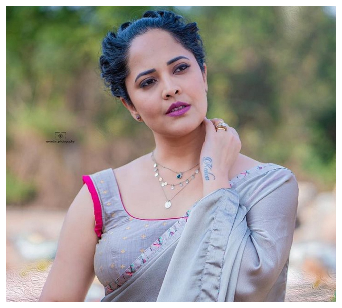 Anasuya Bharadwaj | చీరకట్టులో అనసూయ భరద్వాజ్ అదిరిపోయే ఫొటోషూట్..
