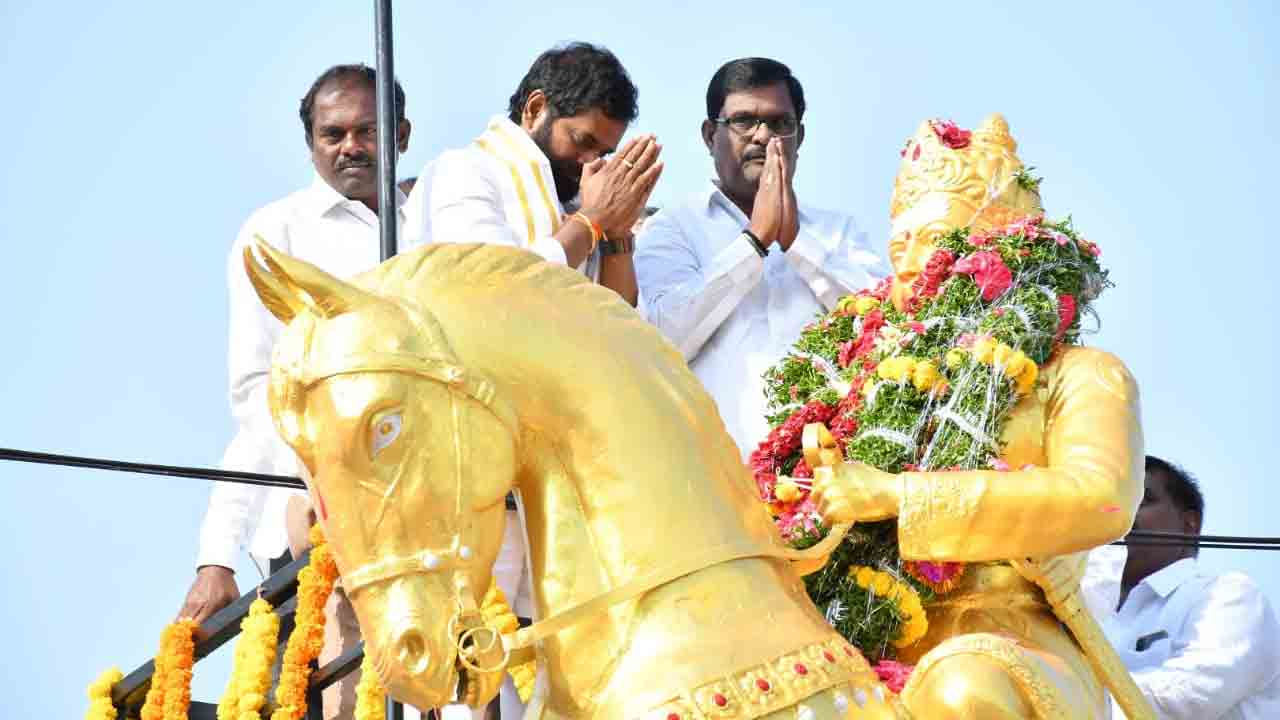 బ‌స‌వేశ్వ‌ర జ‌యంతి వేడుక‌లు.. నివాళుల‌ర్పించిన మంత్రి శ్రీనివాస్ గౌడ్