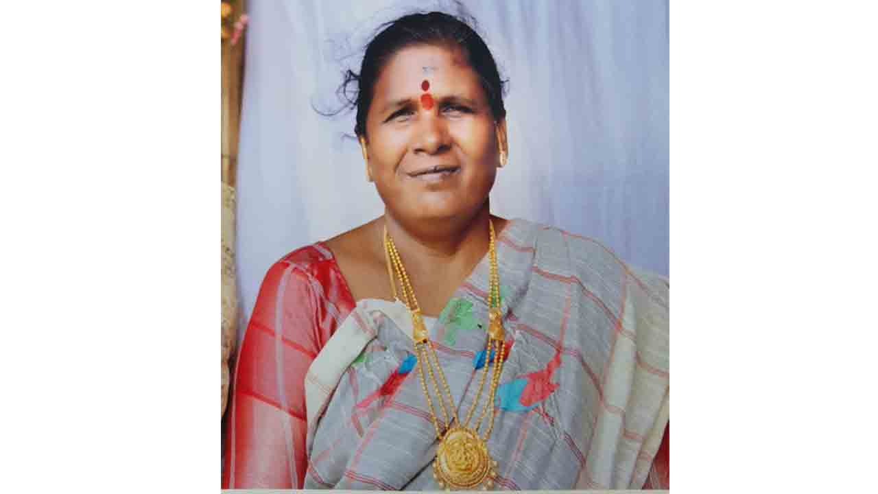 త‌ల్లిని చంపిన ద‌త్త పుత్రుడు.. స్నేహితుడి చేతిలో దారుణ హ‌త్య‌