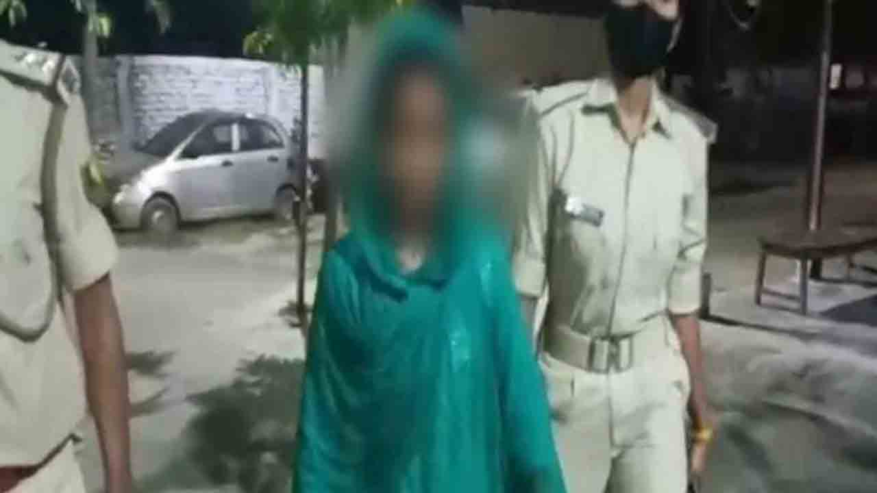 భార్య హత్య కేసులో జైల్లో భర్త… ప్రియుడితో సహజీవనం చేస్తున్న భార్య