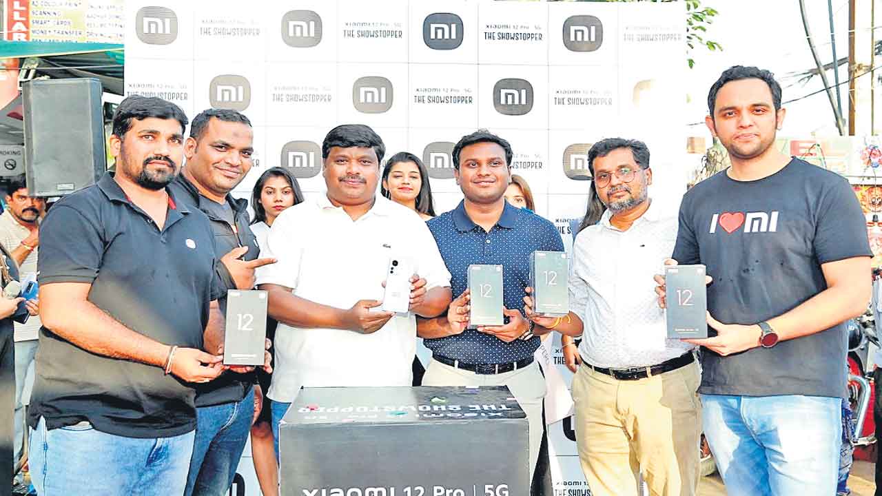 సెల్‌ బేలో షియామీ 12 ప్రో