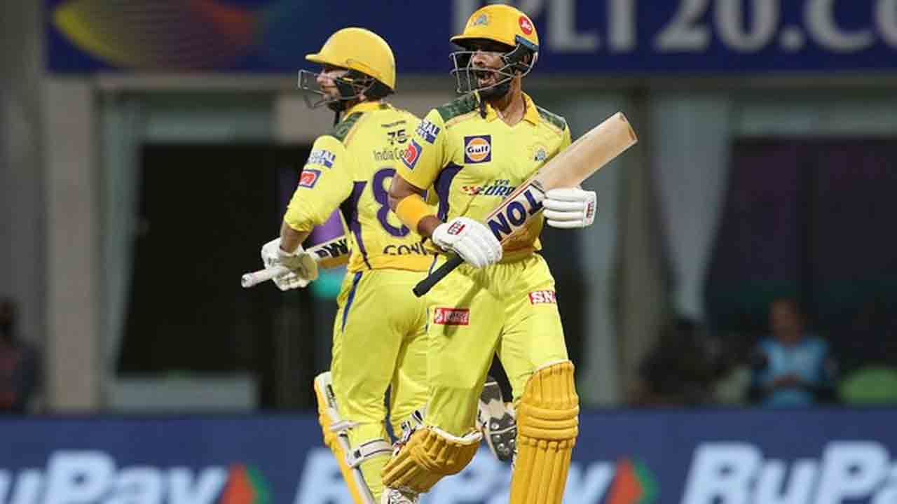 CSK vs DC | ధాటిగా ఆడిన ఓపెనర్లు.. పవర్‌ప్లే ముగిసే సరికి చెన్నై స్కోరు ఎంతంటే?