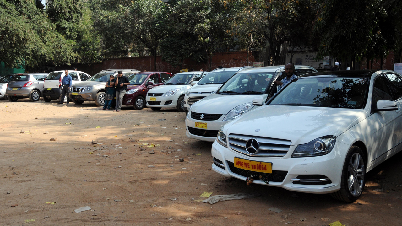 వాహనాల లైఫ్‌ ట్యాక్స్‌ పెంపు